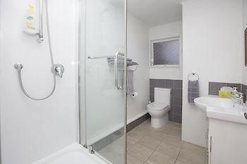 Tudor Oaks Motel Mangawhai Bagian luar foto